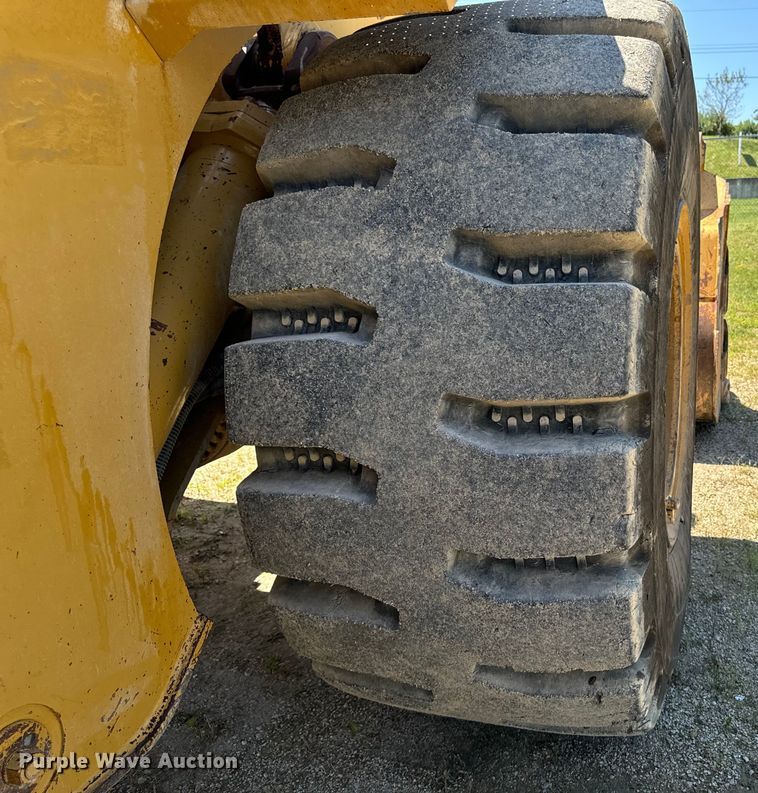 image for item EH4376 2000 Caterpillar 988F wheel loader