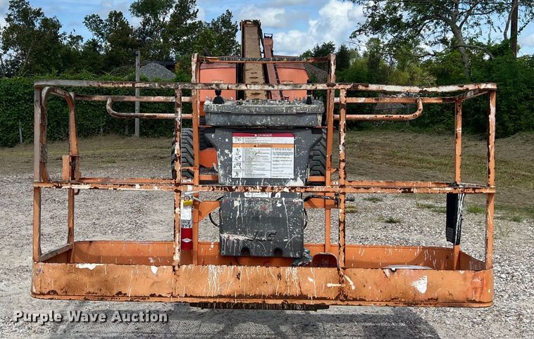 image for item EJ2858 2013 JLG 800S boom lift
