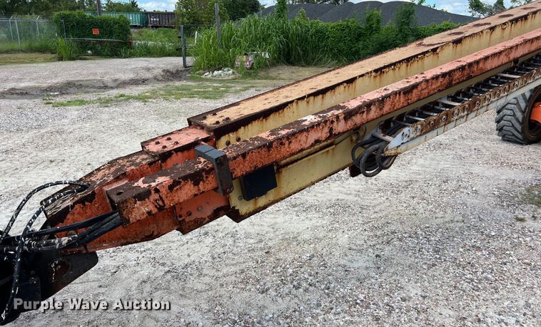 image for item EJ2858 2013 JLG 800S boom lift