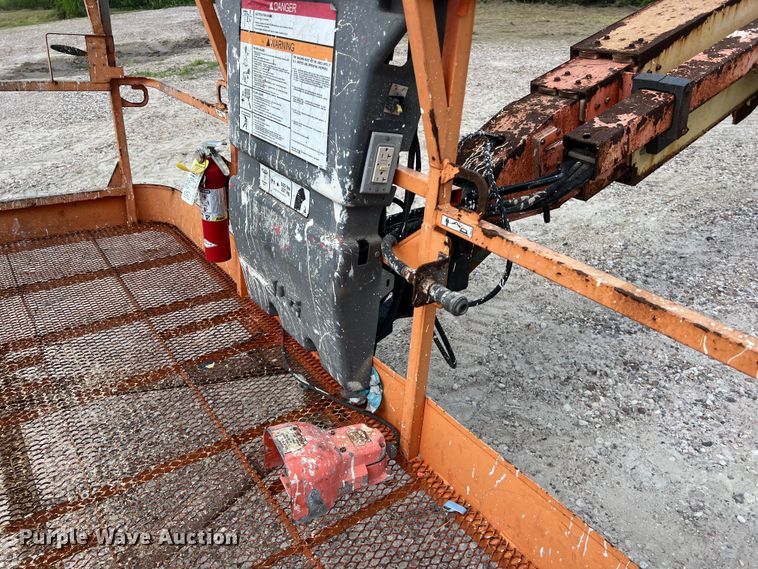 image for item EJ2858 2013 JLG 800S boom lift