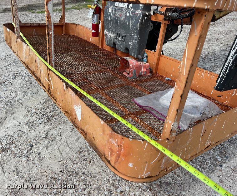 image for item EJ2858 2013 JLG 800S boom lift