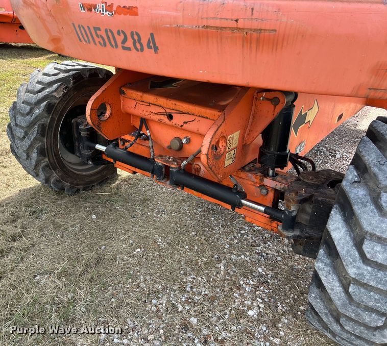 image for item EJ2858 2013 JLG 800S boom lift