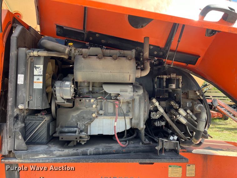 image for item EJ2858 2013 JLG 800S boom lift