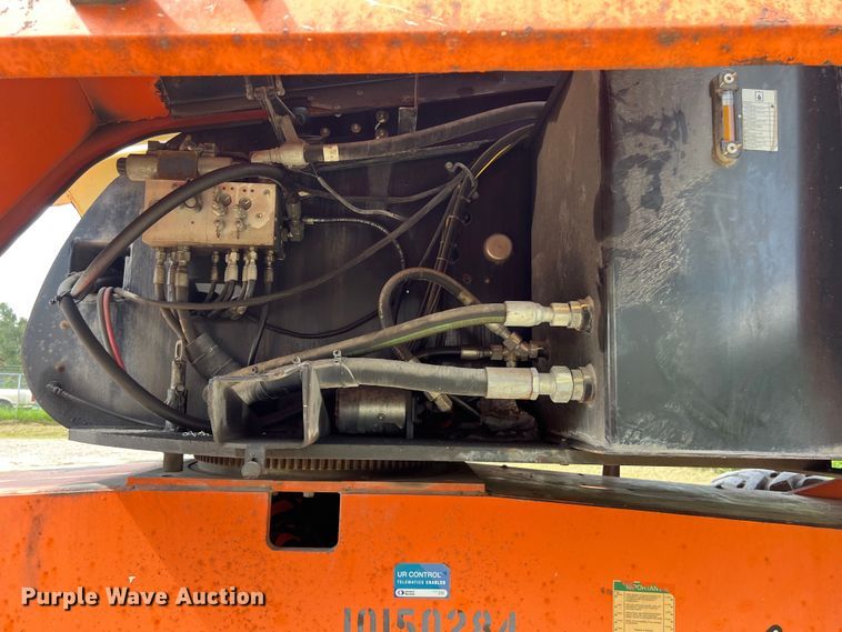 image for item EJ2858 2013 JLG 800S boom lift