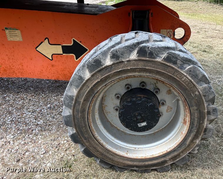 image for item EJ2858 2013 JLG 800S boom lift