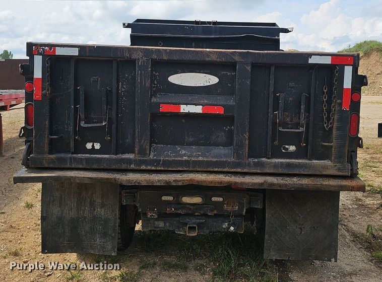 image for item EJ5792 2004 International 4200 dump truck