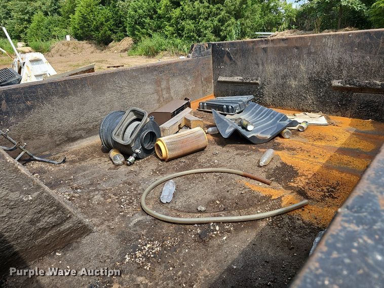 image for item EJ5792 2004 International 4200 dump truck