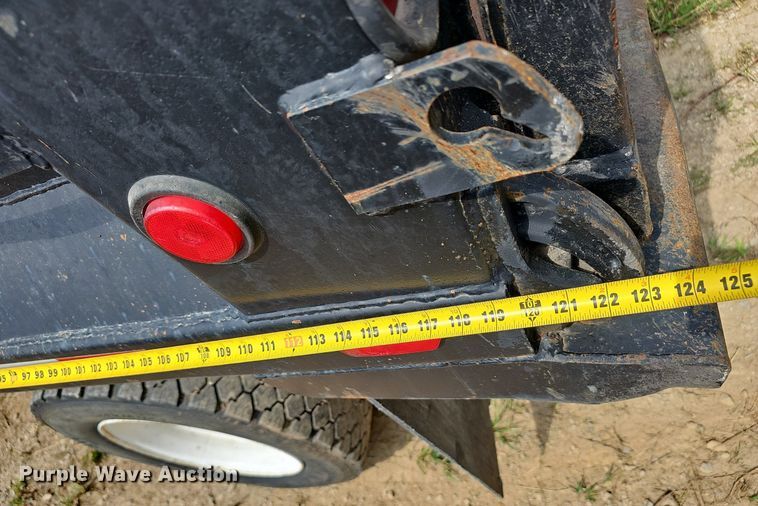 image for item EJ5792 2004 International 4200 dump truck