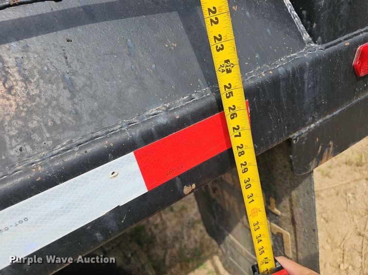 image for item EJ5792 2004 International 4200 dump truck