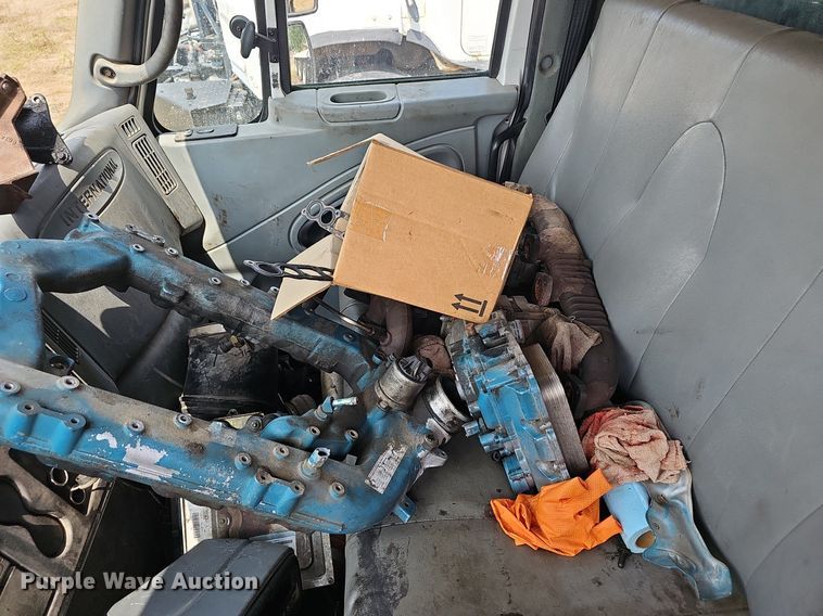 image for item EJ5792 2004 International 4200 dump truck