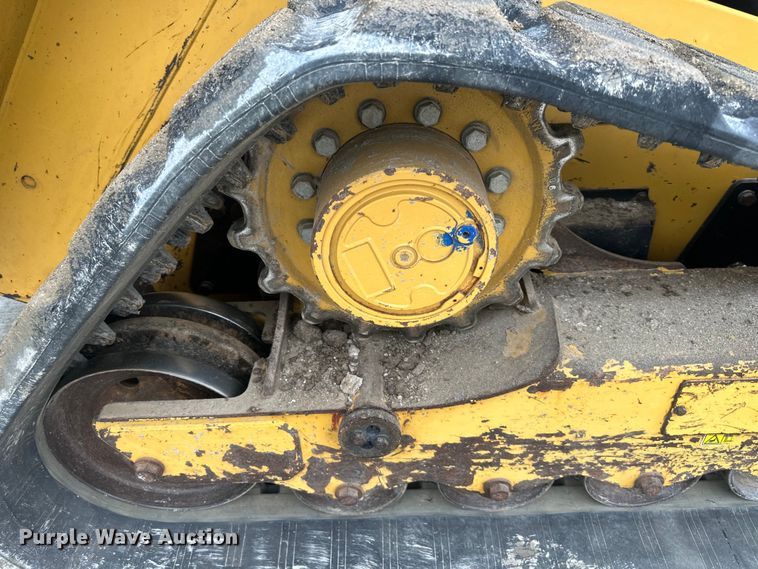 image for item EJ7114 2015 Caterpillar  279D tracked skid steer loader