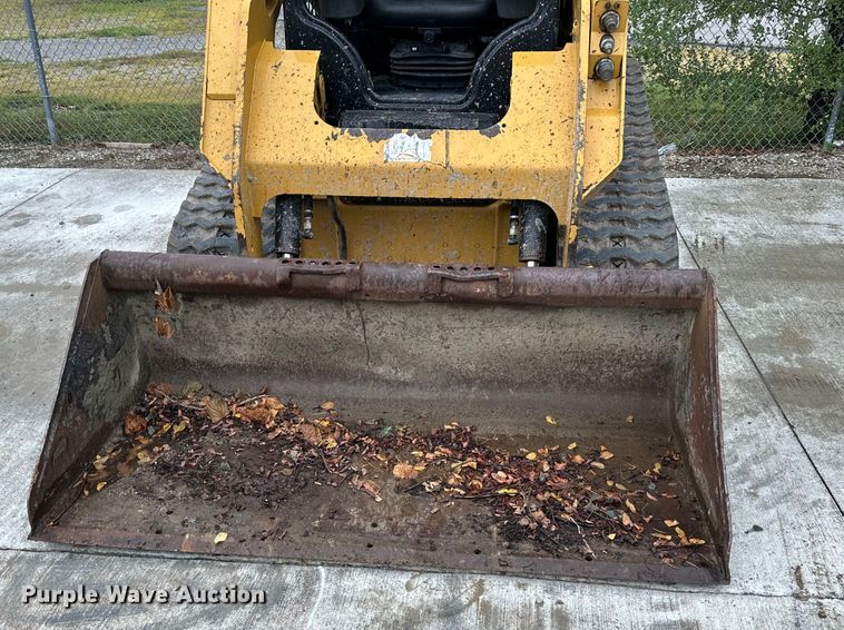 image for item EJ7115 2017 Caterpillar  259D tracked skid steer loader