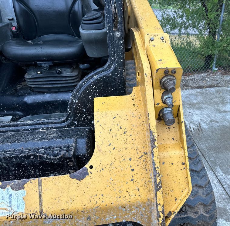 image for item EJ7115 2017 Caterpillar  259D tracked skid steer loader