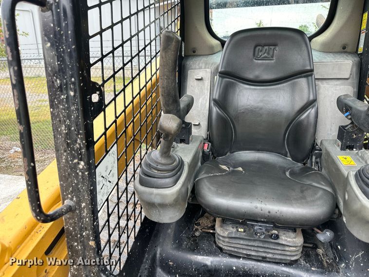 image for item EJ7115 2017 Caterpillar  259D tracked skid steer loader