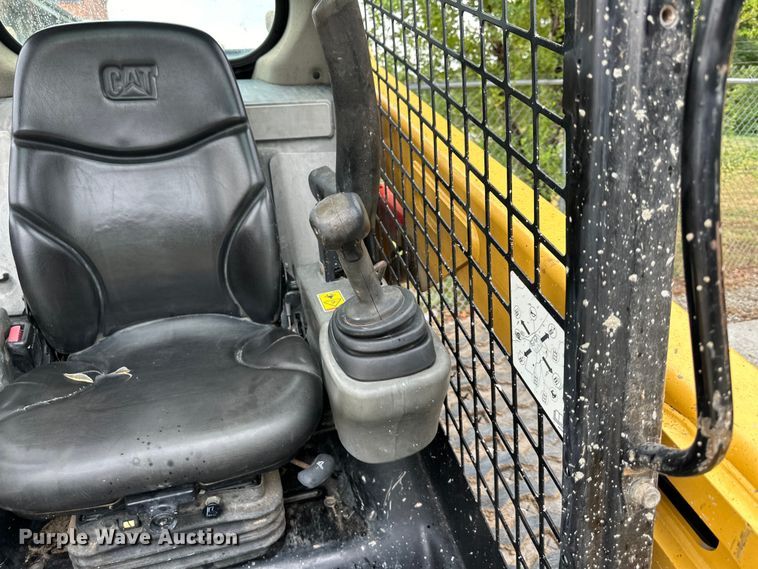 image for item EJ7115 2017 Caterpillar  259D tracked skid steer loader