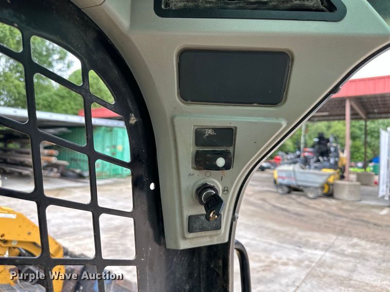 image for item EJ7115 2017 Caterpillar  259D tracked skid steer loader