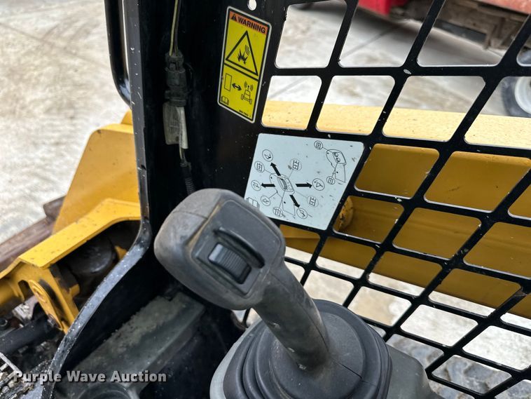 image for item EJ7115 2017 Caterpillar  259D tracked skid steer loader