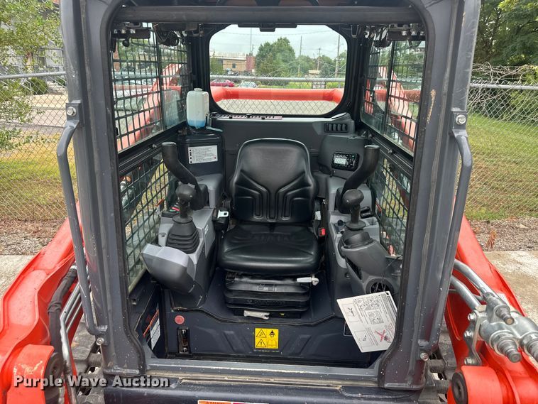 image for item EJ7116 2020 Kubota  SVL65-2 tracked skid steer loader