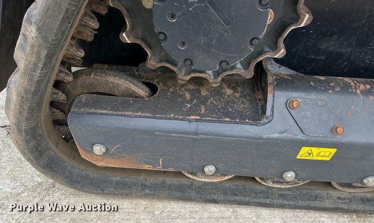 image for item EJ7116 2020 Kubota  SVL65-2 tracked skid steer loader