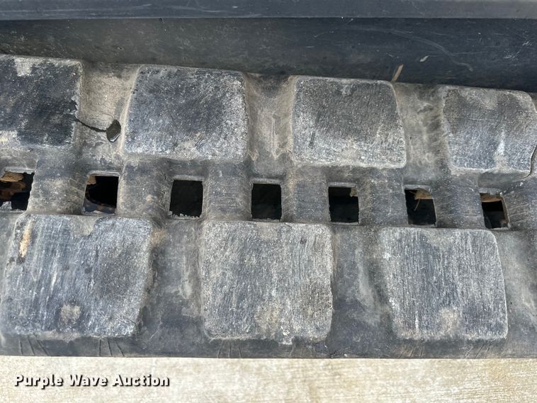 image for item EJ7116 2020 Kubota  SVL65-2 tracked skid steer loader