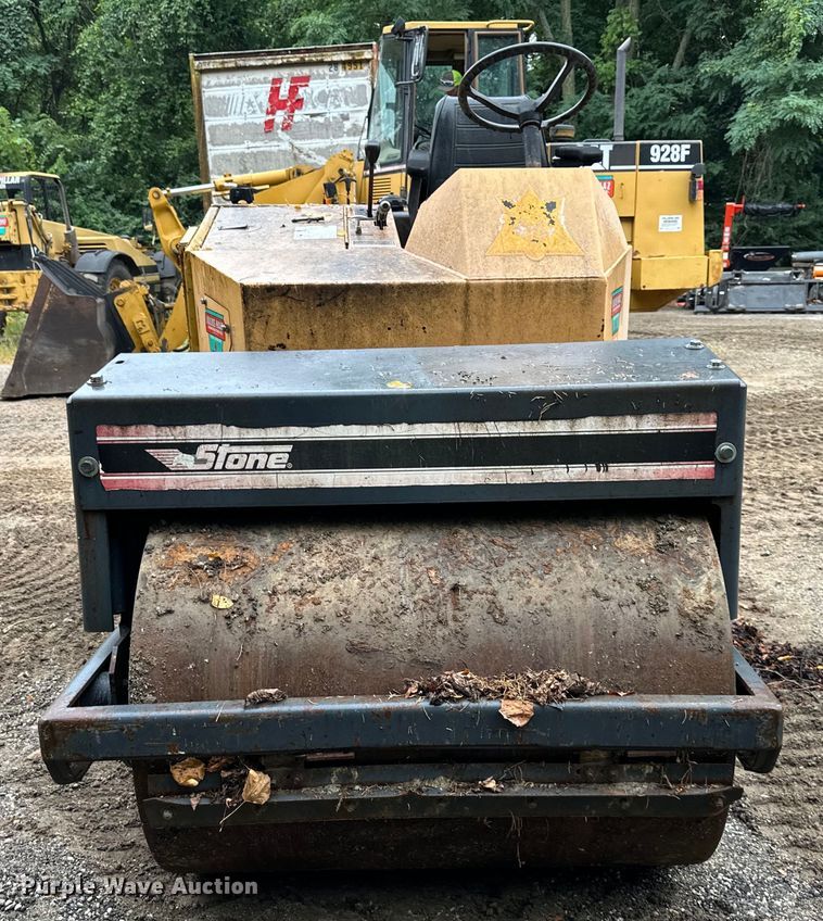 image for item EJ7118 1999 Stone  Wolfpac 4000 double drum vibratory roller