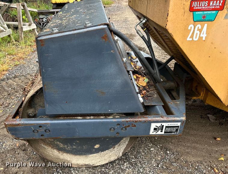 image for item EJ7118 1999 Stone  Wolfpac 4000 double drum vibratory roller