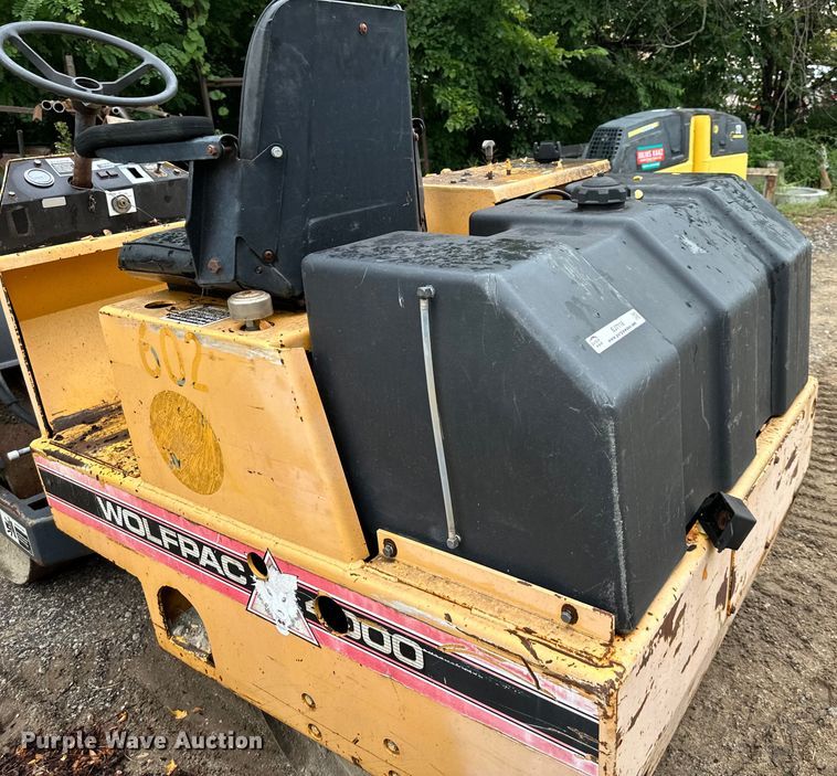 image for item EJ7118 1999 Stone  Wolfpac 4000 double drum vibratory roller