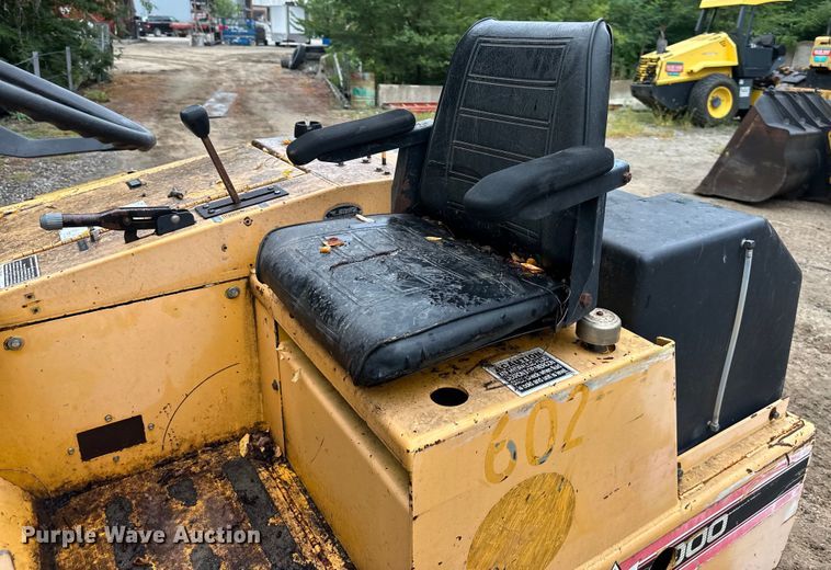 image for item EJ7118 1999 Stone  Wolfpac 4000 double drum vibratory roller