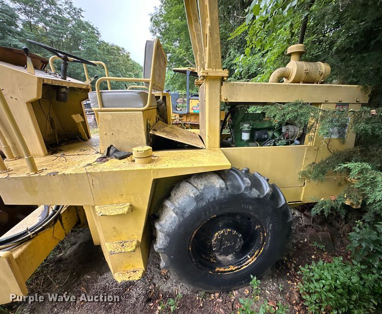 image for item EJ7119 Rayco  single drum vibratory roller