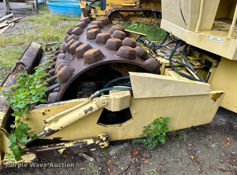 image for item EJ7119 Rayco  single drum vibratory roller