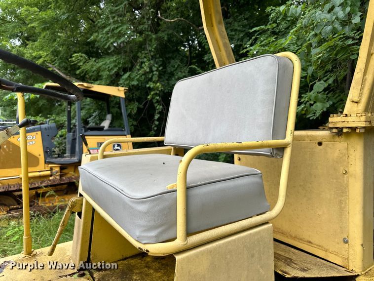 image for item EJ7119 Rayco  single drum vibratory roller