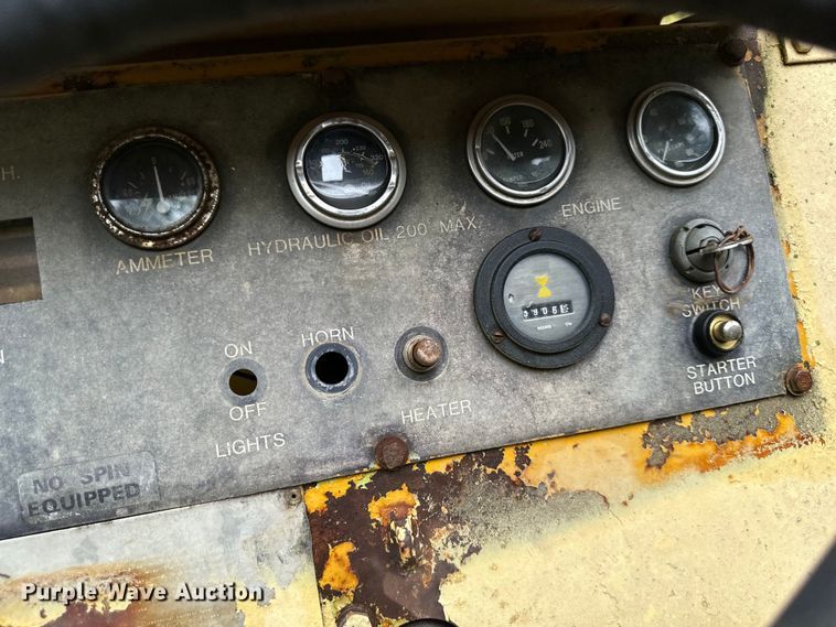 image for item EJ7119 Rayco  single drum vibratory roller