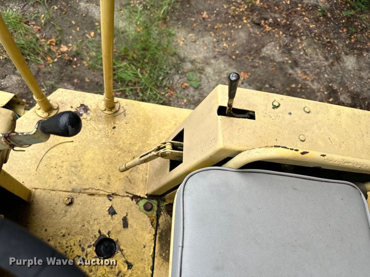 image for item EJ7119 Rayco  single drum vibratory roller