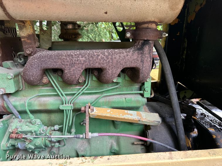 image for item EJ7119 Rayco  single drum vibratory roller