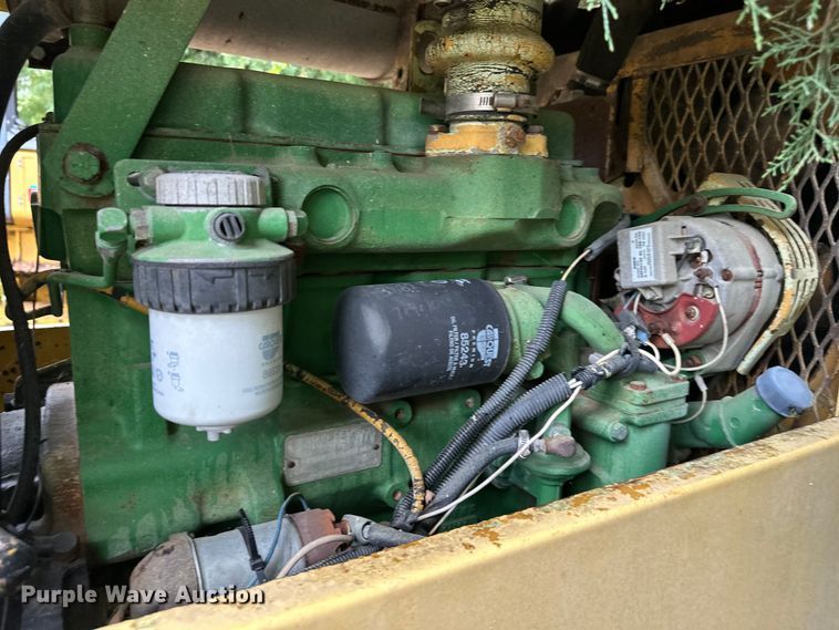 image for item EJ7119 Rayco  single drum vibratory roller