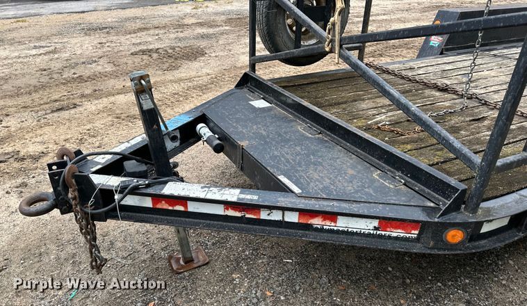 image for item EJ7121 2004 Towmaster  equipment trailer