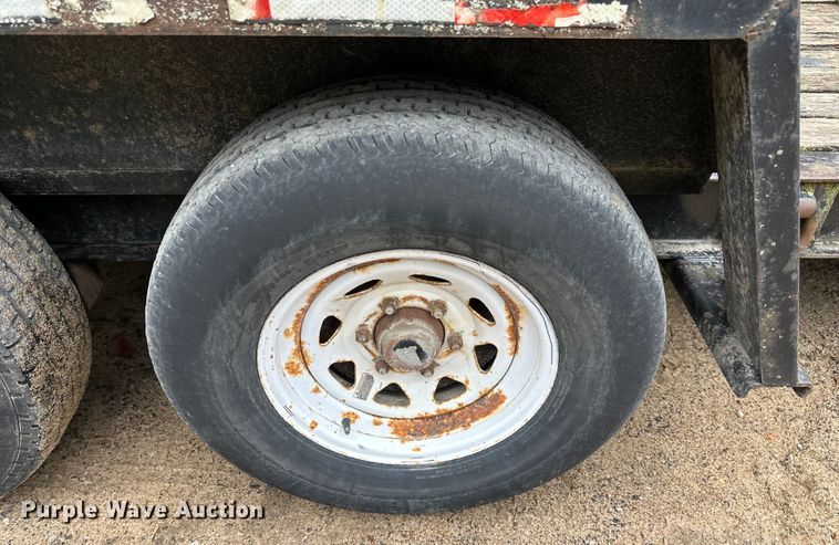 image for item EJ7121 2004 Towmaster  equipment trailer