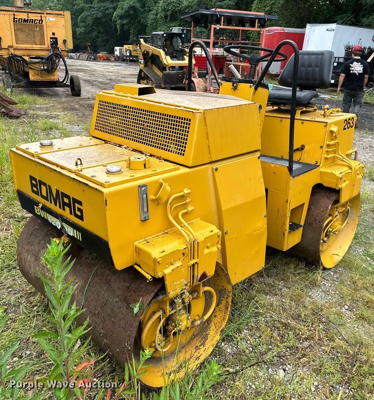 image for item EJ7123 Bomag  BW120AD double drum vibratory roller