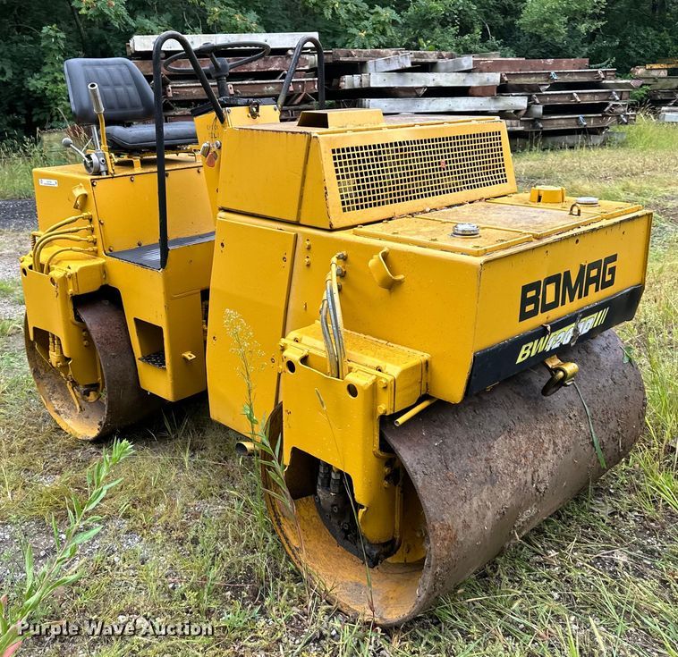 image for item EJ7123 Bomag  BW120AD double drum vibratory roller