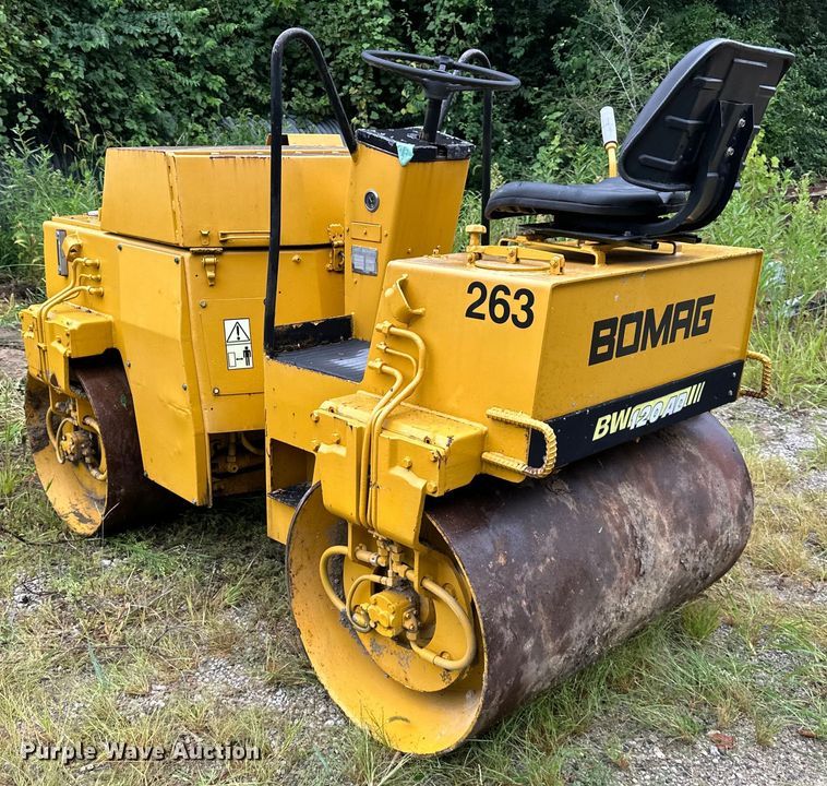 image for item EJ7123 Bomag  BW120AD double drum vibratory roller