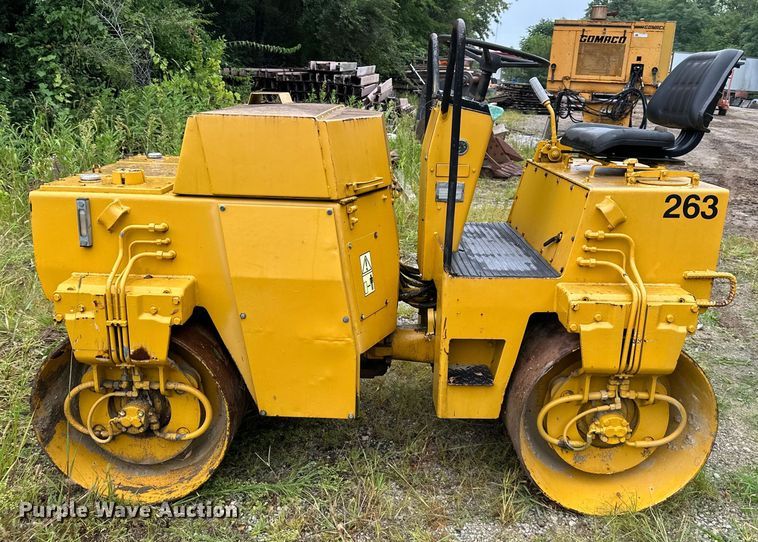 image for item EJ7123 Bomag  BW120AD double drum vibratory roller