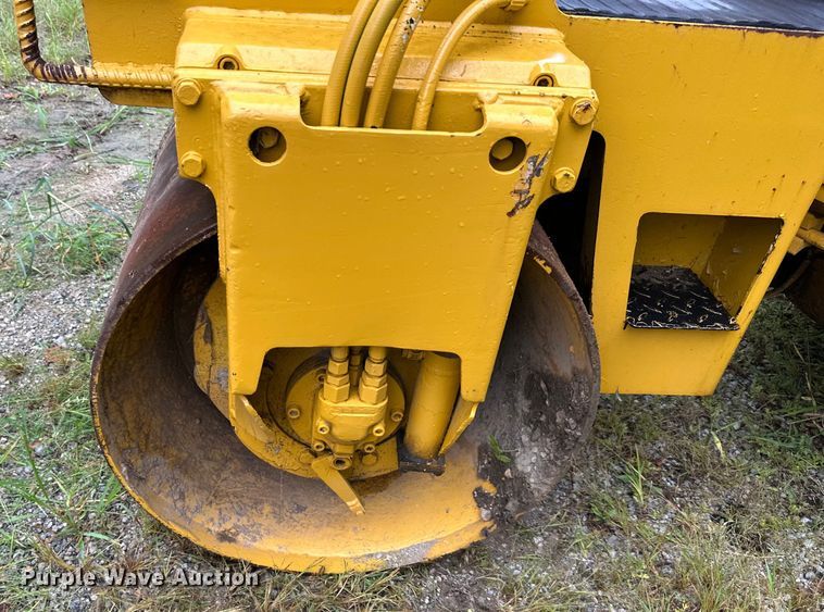 image for item EJ7123 Bomag  BW120AD double drum vibratory roller