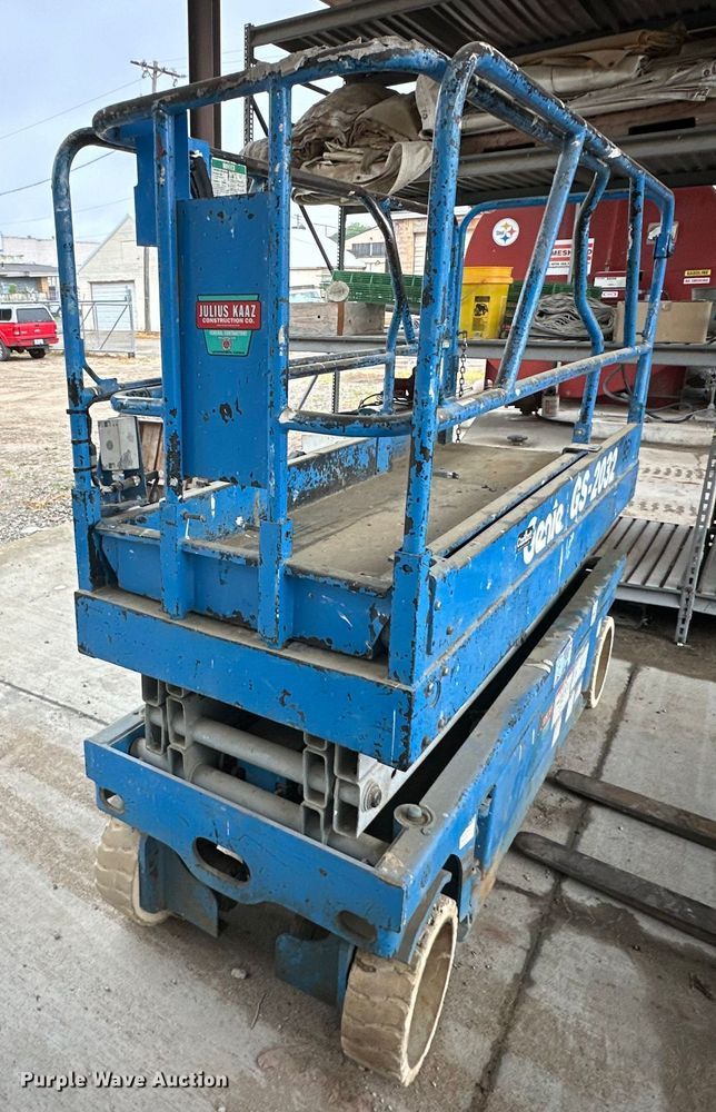 image for item EJ7126 Genie  GS-2032 scissor lift
