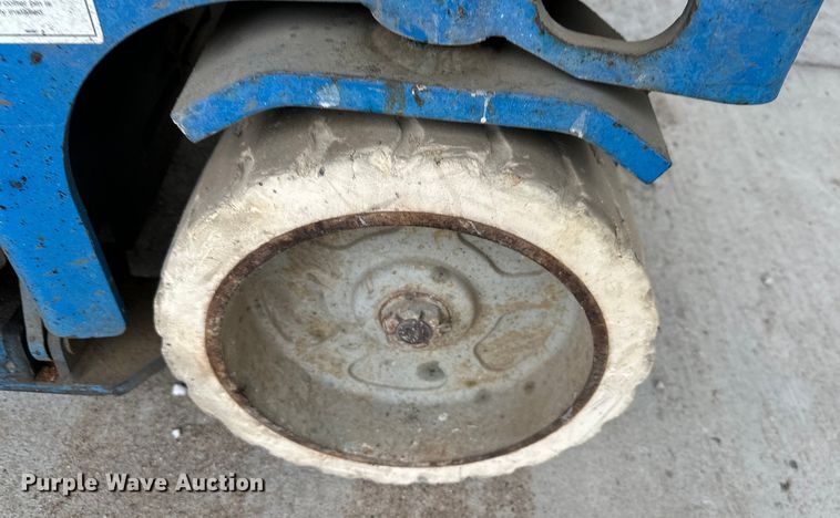 image for item EJ7126 Genie  GS-2032 scissor lift