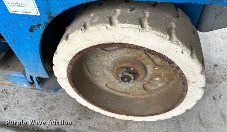 image for item EJ7126 Genie  GS-2032 scissor lift