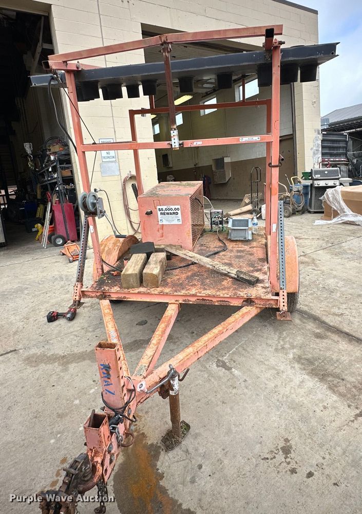 image for item EJ7130 1998 Wanco arrow board trailer