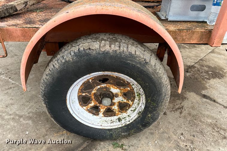 image for item EJ7130 1998 Wanco arrow board trailer