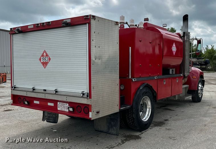 image for item EJ7131 2008 Peterbilt  335 fuel / lube truck