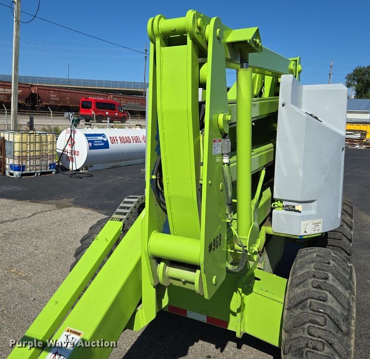 image for item EJ7150 1997 Genie  Z-45/22 boom lift