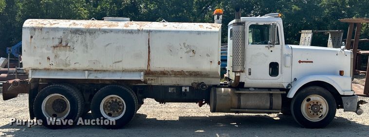image for item EK3015 1991 International  9300 water truck